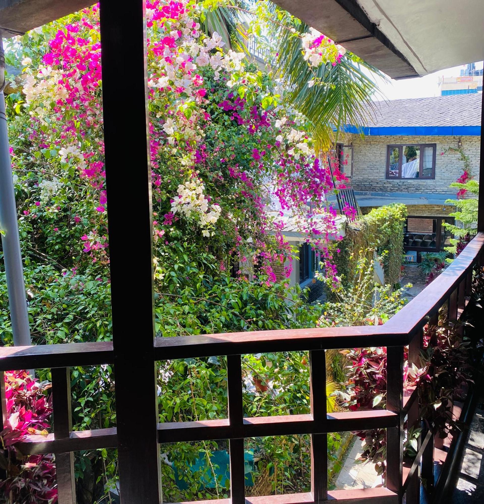 Mum'S Garden Resort Pokhara Exterior foto